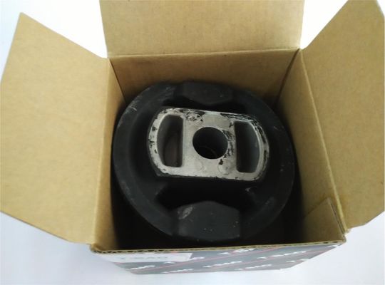 2013512842 Onderdelen van de ophanging Beheersarm Bushing